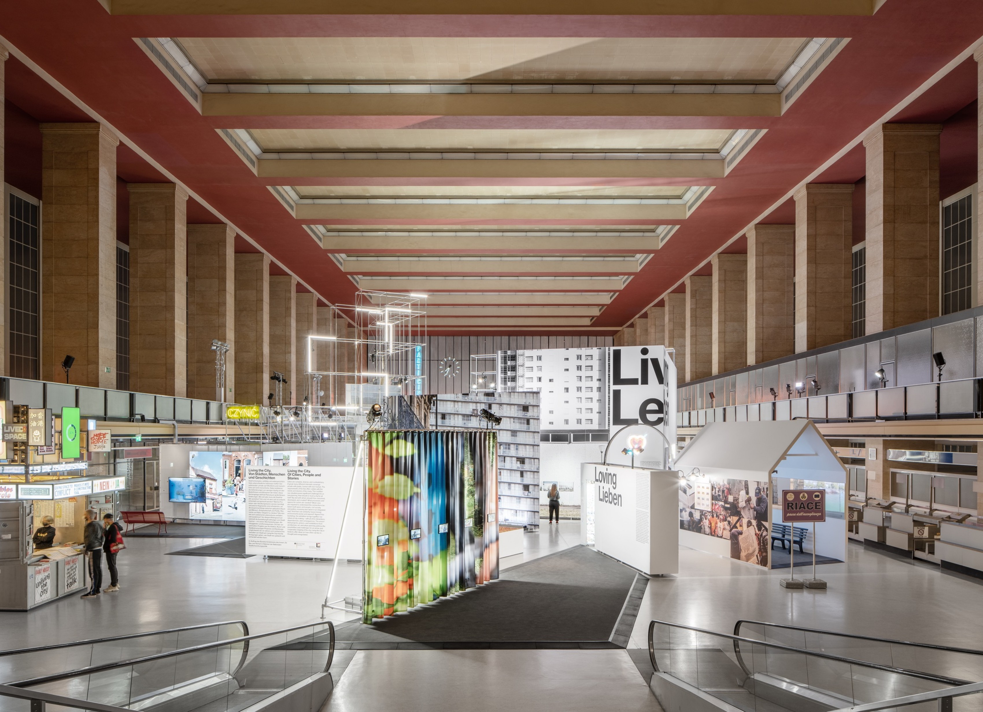 TheGreenEyl Ausstellung Gestaltung exhibition design, Berlin Flughafen Tempelhof, Living the City 