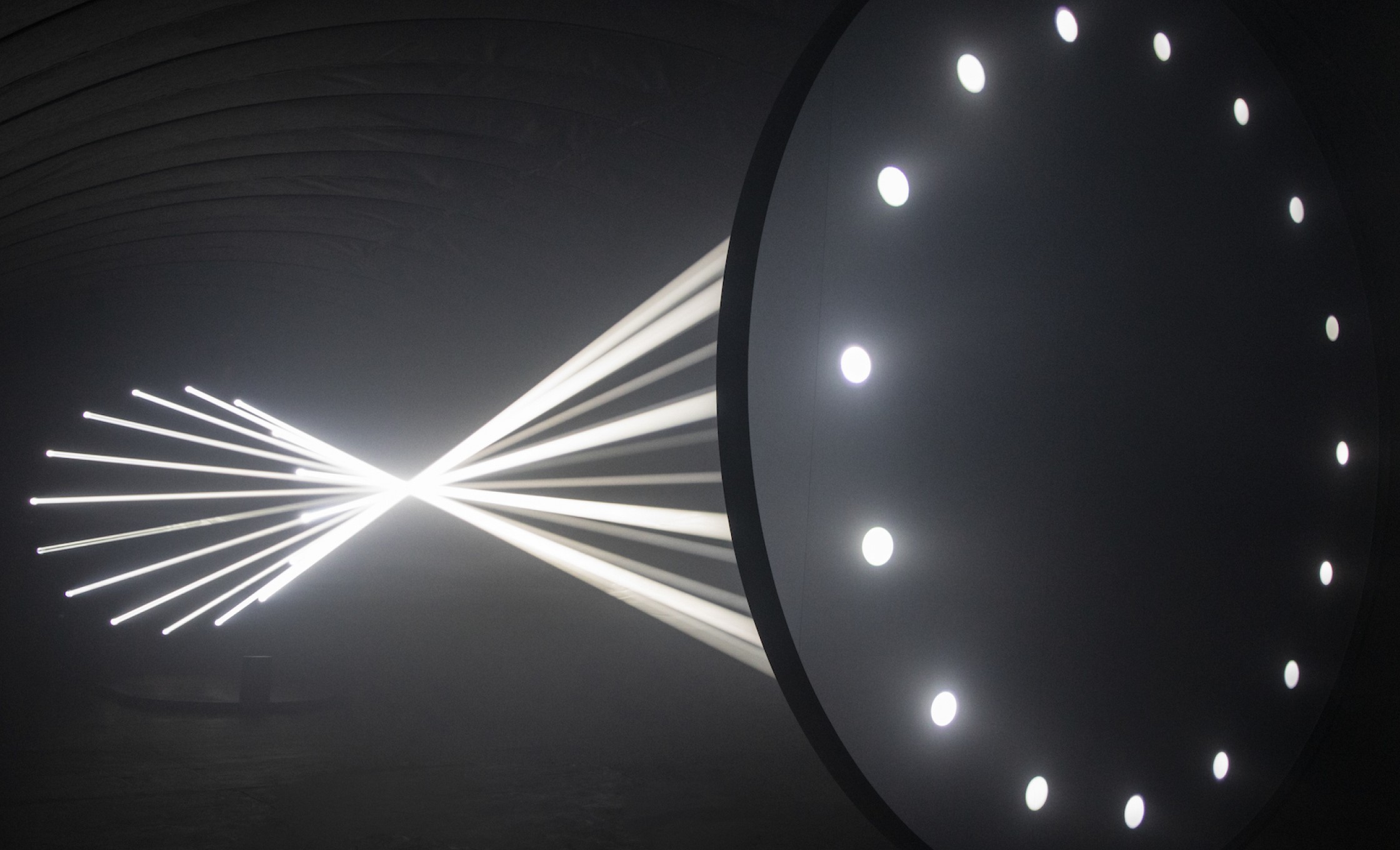 thegreeneyl licht light installation bodies in motion design week milan light points that interpret human motion
