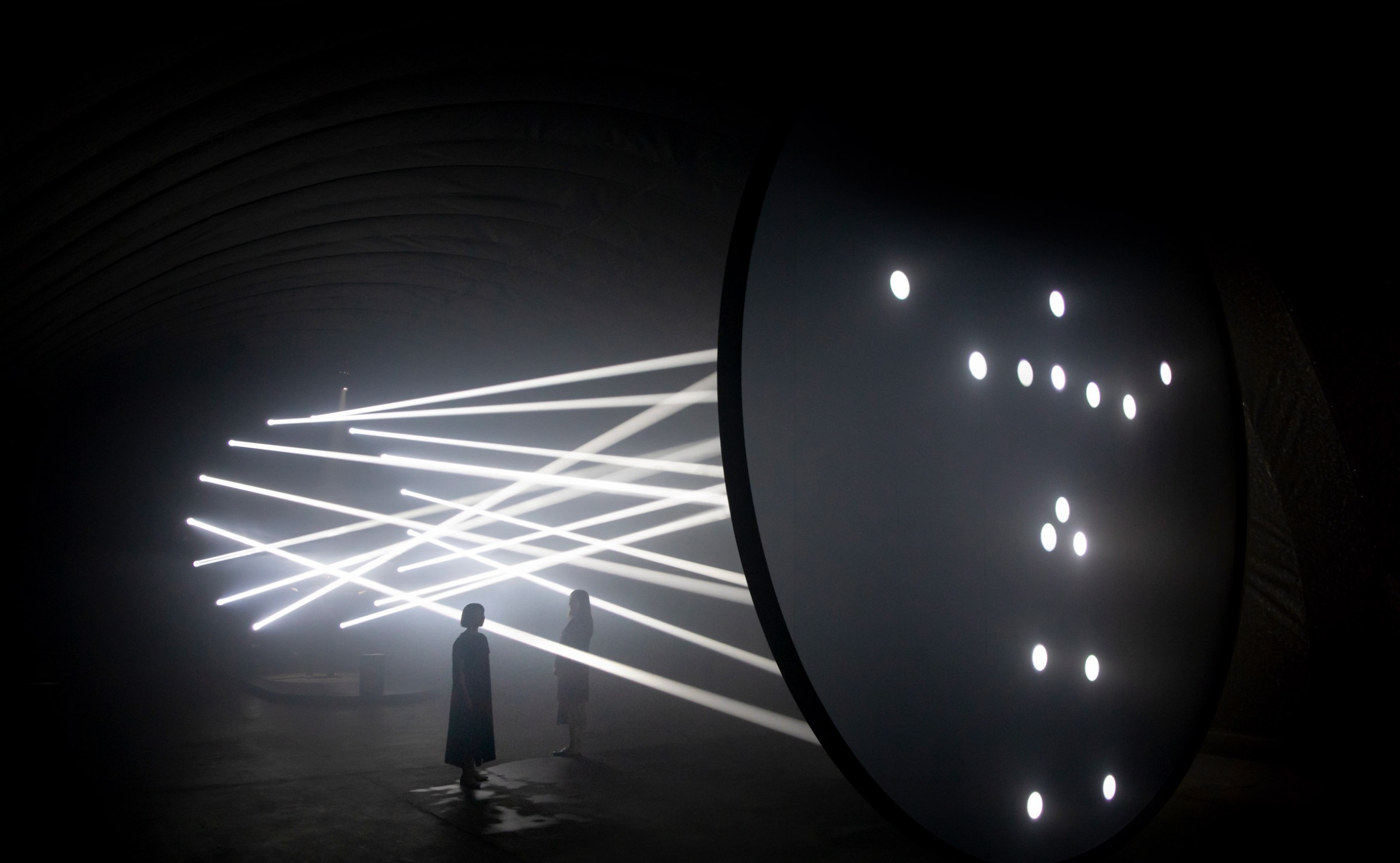 thegreeneyl licht light installation bodies in motion design week milan 
